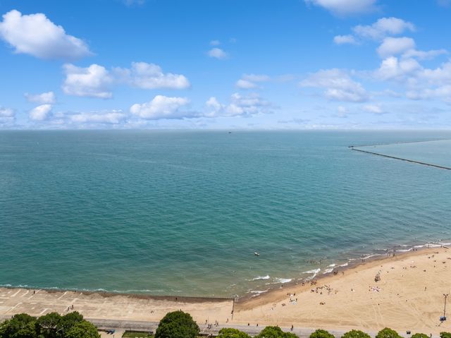 1150 N Lake Shore Drive 19A, Chicago, IL 60611