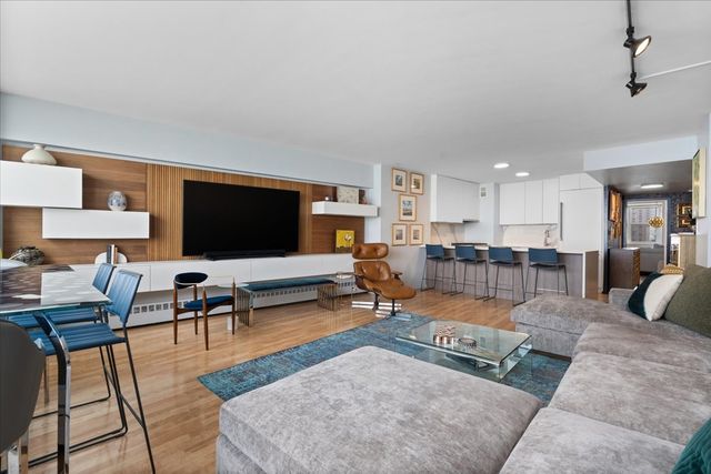 1150 N Lake Shore Drive 19A, Chicago, IL 60611