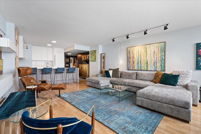 1150 N Lake Shore Drive 19A, Chicago, IL 60611