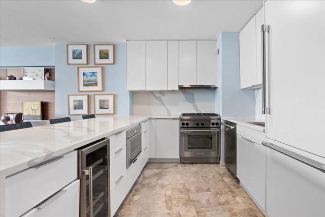 1150 N Lake Shore Drive 19A, Chicago, IL 60611