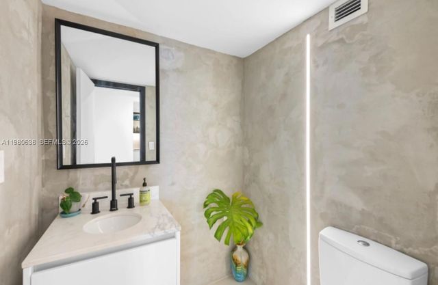 2655 Collins Ave 504, Miami Beach, FL 33140