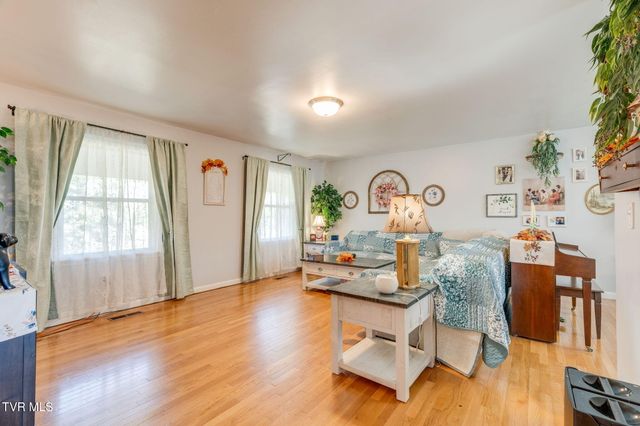 742 Liberty Church Road, Kingsport, TN 37663