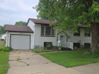 927 N Day Avenue, Rockford, IL 61101