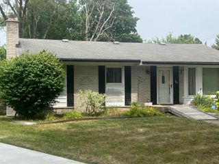 29581 Newport Drive, Warren, MI 48088