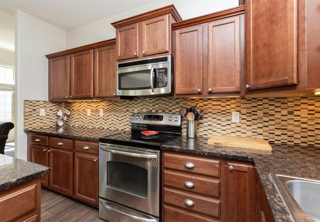 645 65th Place 163, West Des Moines, IA 50266