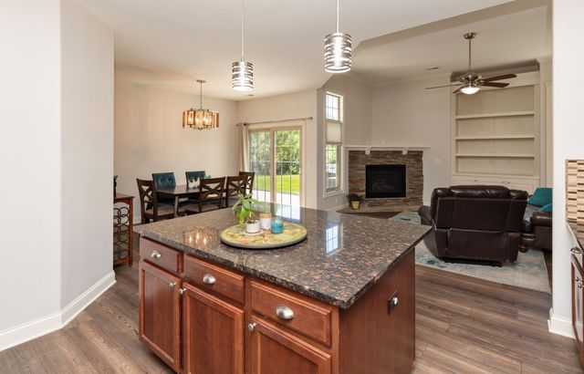 645 65th Place 163, West Des Moines, IA 50266