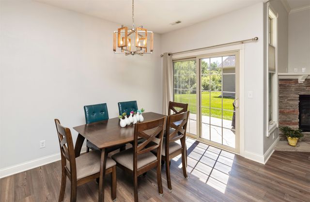 645 65th Place 163, West Des Moines, IA 50266