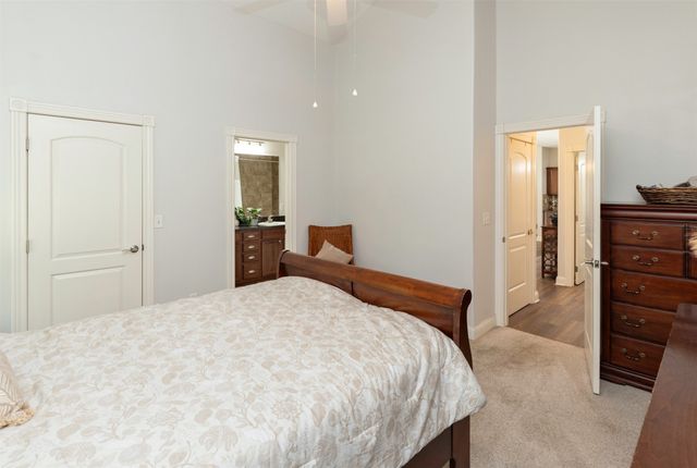 645 65th Place 163, West Des Moines, IA 50266