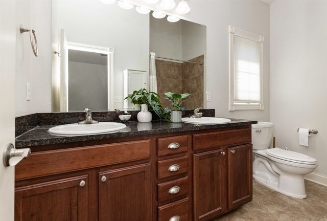 645 65th Place 163, West Des Moines, IA 50266