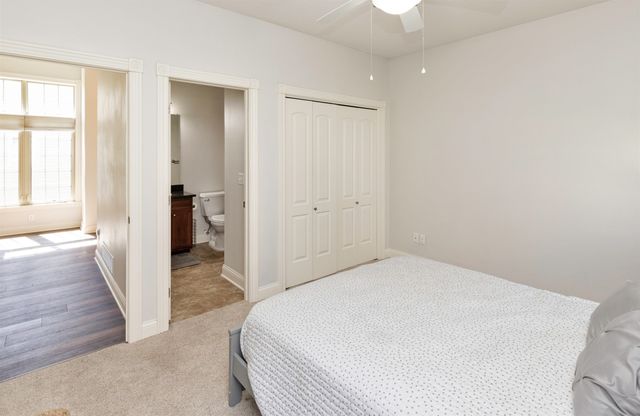 645 65th Place 163, West Des Moines, IA 50266