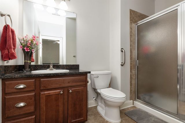 645 65th Place 163, West Des Moines, IA 50266