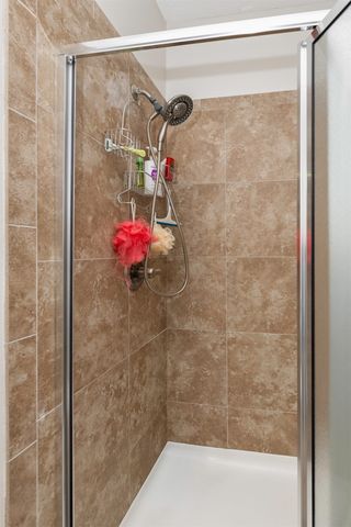 645 65th Place 163, West Des Moines, IA 50266