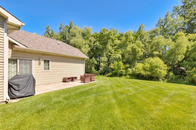 645 65th Place 163, West Des Moines, IA 50266