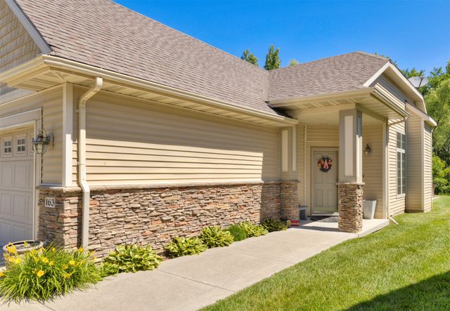 645 65th Place 163, West Des Moines, IA 50266