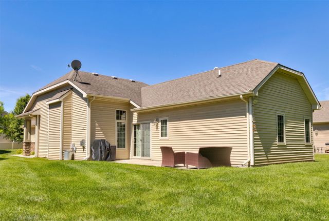 645 65th Place 163, West Des Moines, IA 50266