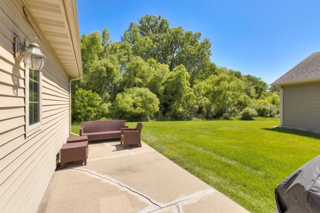 645 65th Place 163, West Des Moines, IA 50266