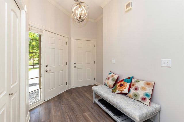 645 65th Place 163, West Des Moines, IA 50266