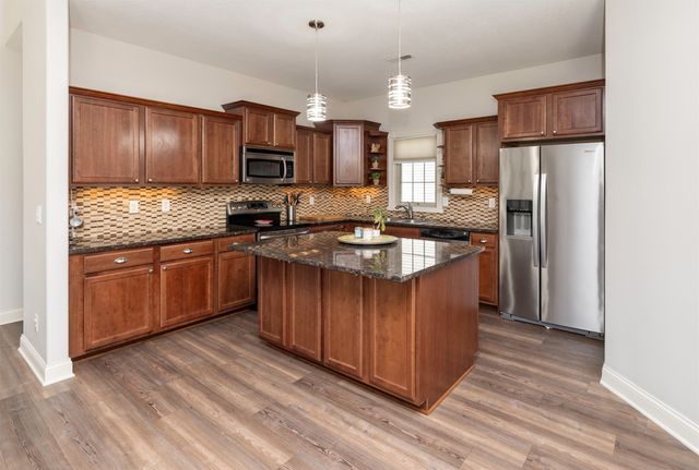 645 65th Place 163, West Des Moines, IA 50266