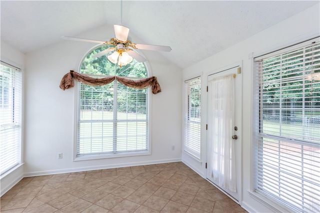289 Marsha Way, Sharpsburg, GA 30277
