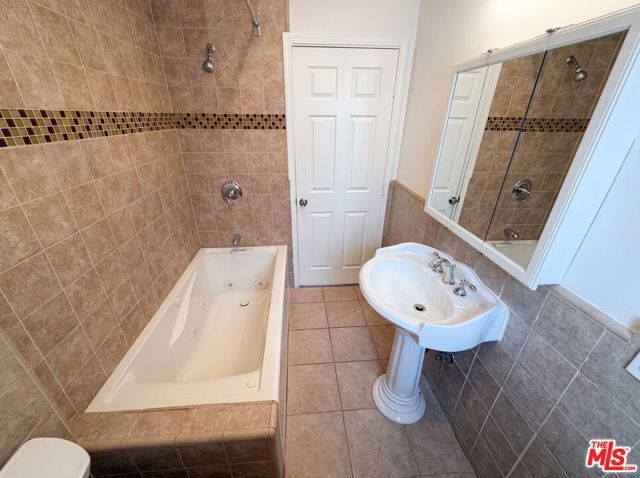 6303 Eileen Avenue, Los Angeles, CA 90043