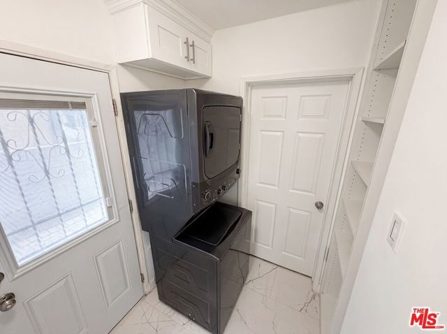 6303 Eileen Avenue, Los Angeles, CA 90043