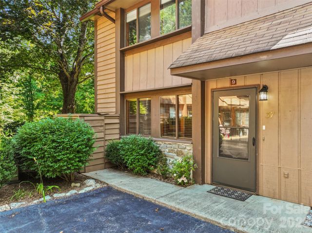 37 George Circle, Maggie Valley, NC 28751