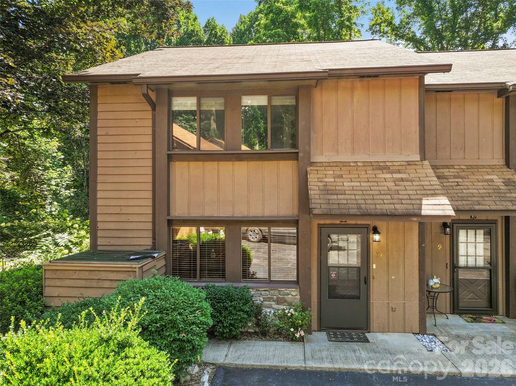 37 George Circle, Maggie Valley, NC 28751