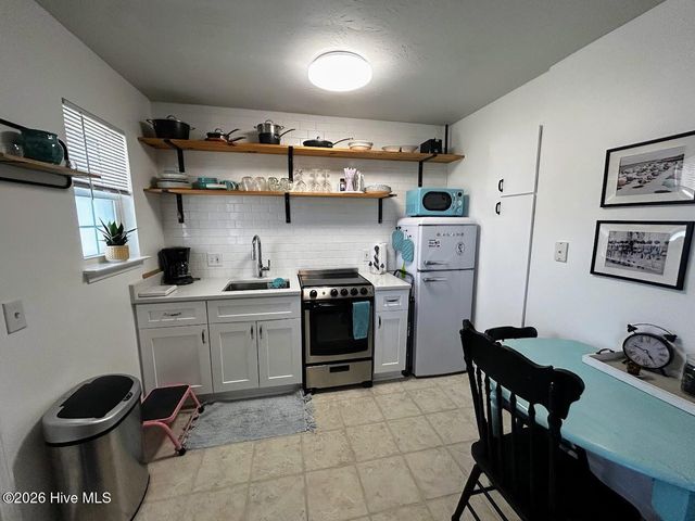 300 Spencer Farlow Drive A, Carolina Beach, NC 28428