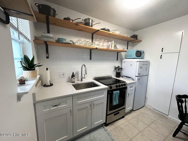 300 Spencer Farlow Drive A, Carolina Beach, NC 28428