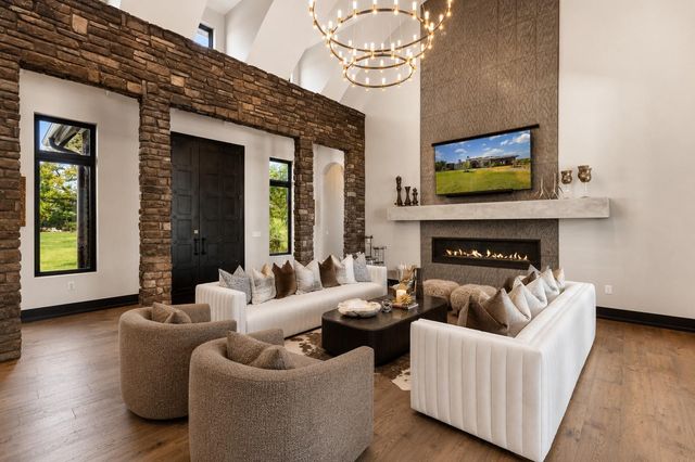 19204 Secretariat PL, Spicewood, TX 78669