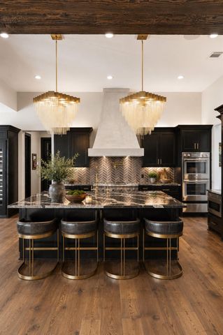 19204 Secretariat PL, Spicewood, TX 78669