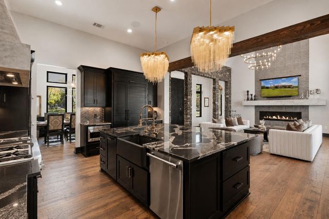 19204 Secretariat PL, Spicewood, TX 78669