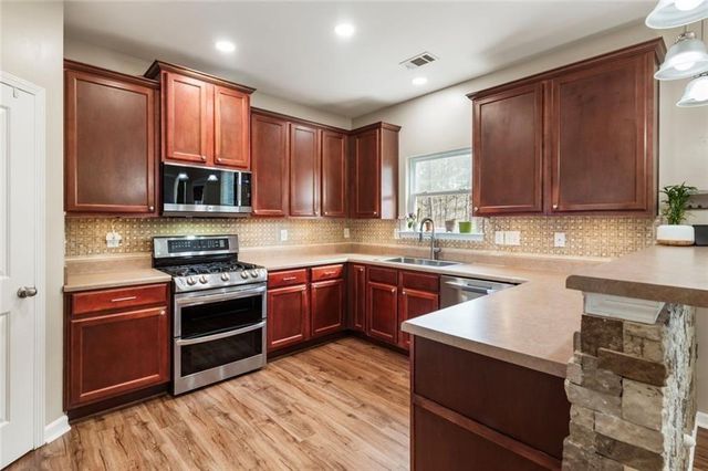 127 Sable Valley Drive, Acworth, GA 30102