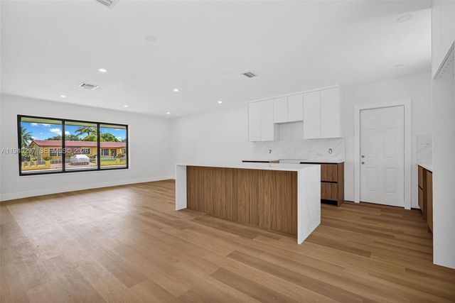 2225 NW 195th St, Miami Gardens, FL 33056