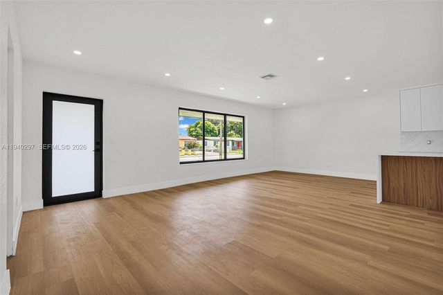 2225 NW 195th St, Miami Gardens, FL 33056