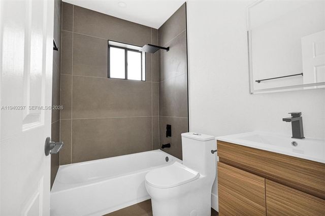 2225 NW 195th St, Miami Gardens, FL 33056