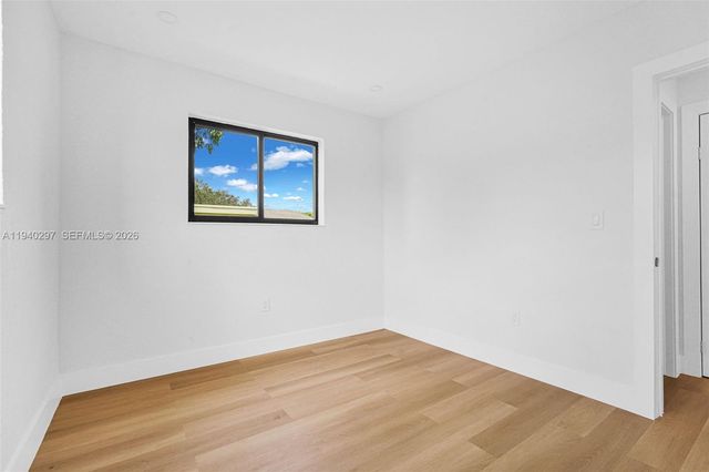 2225 NW 195th St, Miami Gardens, FL 33056