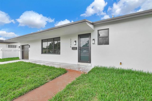 2225 NW 195th St, Miami Gardens, FL 33056