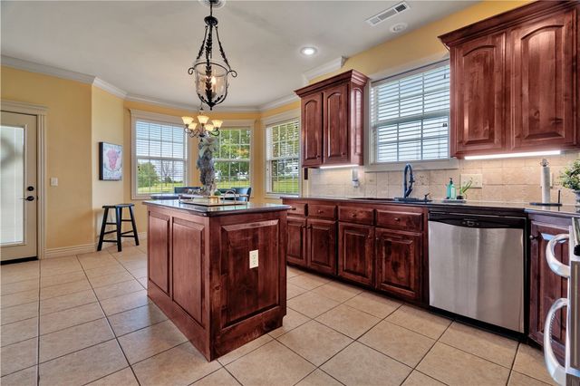 1415 Ardemagni Road, Tontitown, AR 72762