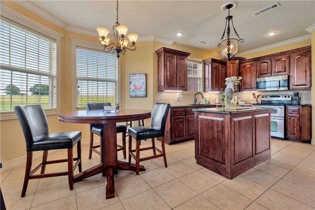 1415 Ardemagni Road, Tontitown, AR 72762