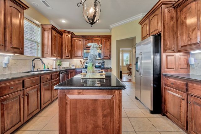 1415 Ardemagni Road, Tontitown, AR 72762