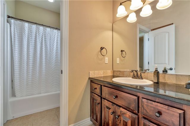 1415 Ardemagni Road, Tontitown, AR 72762
