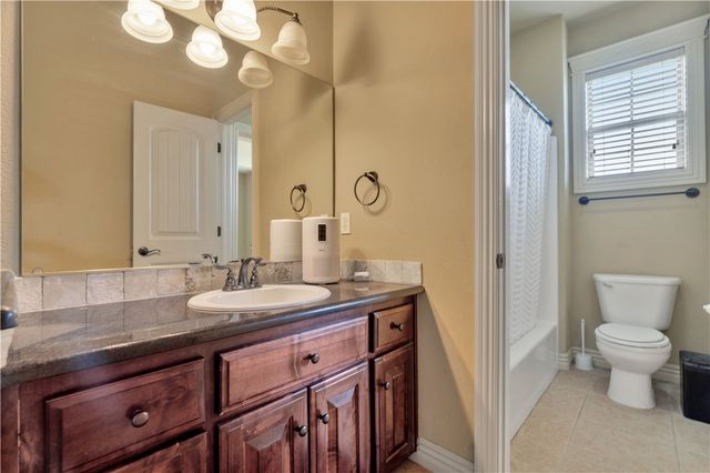 1415 Ardemagni Road, Tontitown, AR 72762