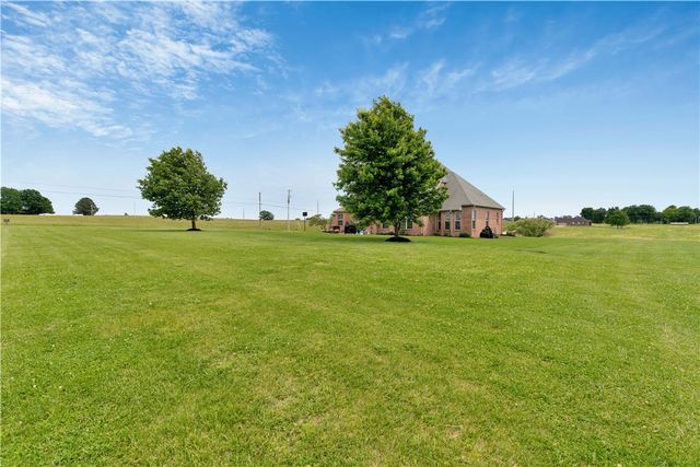 1415 Ardemagni Road, Tontitown, AR 72762