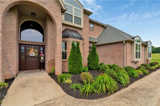 1415 Ardemagni Road, Tontitown, AR 72762