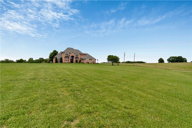 1415 Ardemagni Road, Tontitown, AR 72762