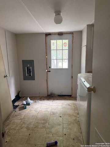 473 Mills, Pipe Creek, TX 78063