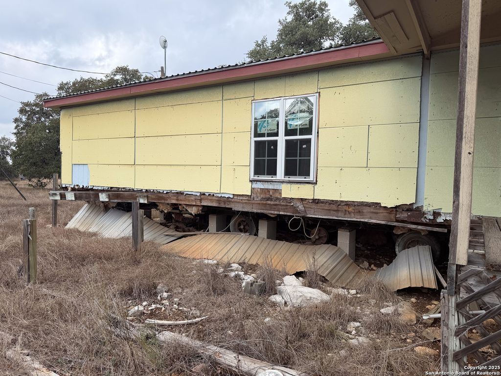 473 Mills, Pipe Creek, TX 78063