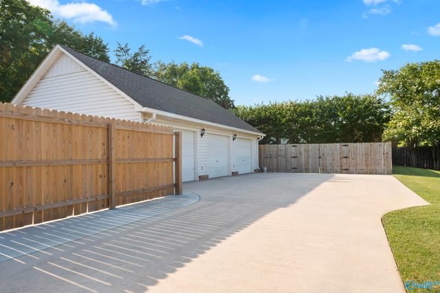 197 Terry Lane, Trinity, AL 35673