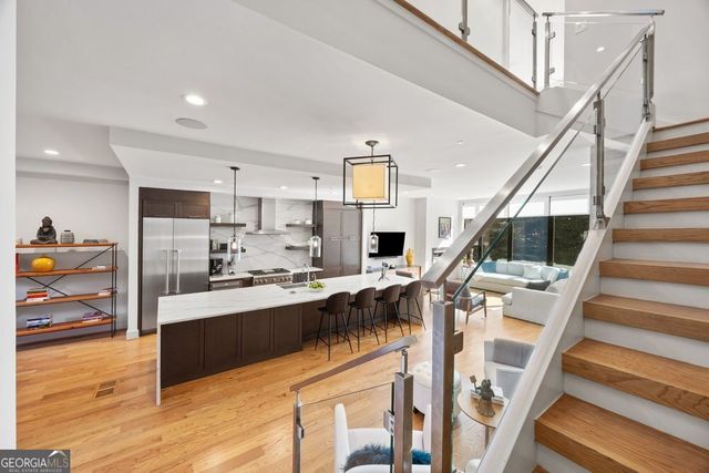 912 Lenox Boulevard NE, Atlanta, GA 30324